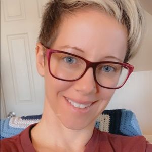 Meet your Posher, Laurie